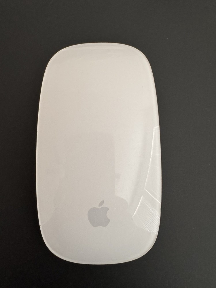 Apple Magic Mouse A1657 Wireless Multi-Touch White with Lightning Charging