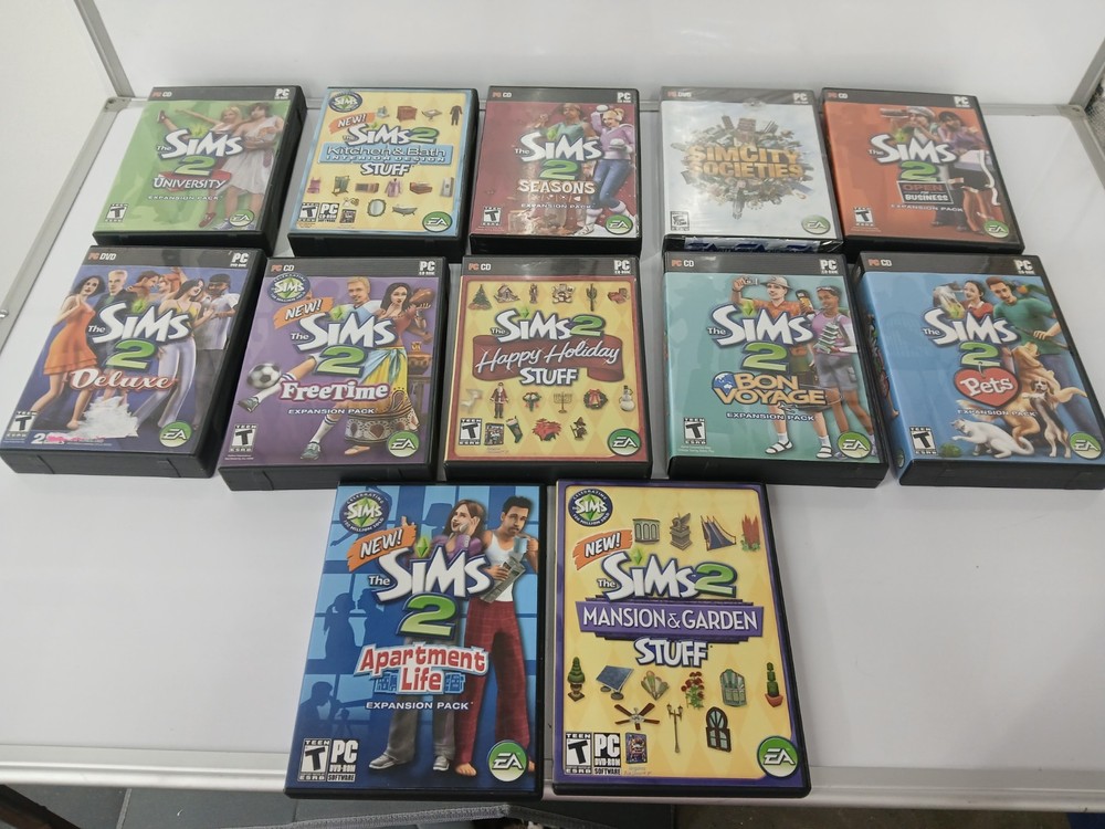 Lot Of 12 Sims Pc/cd EA games. Excellent Condition