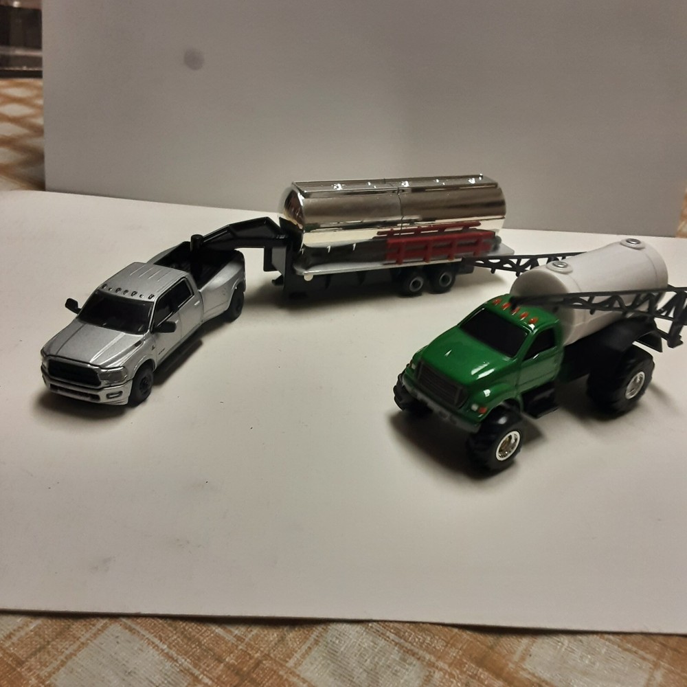 1/64 2021 Ram 3500 Dually w tank trailer single axle  boom sprayer