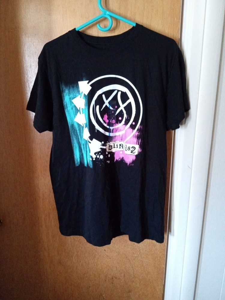 Blink 182 Graphic T-Shirt Size L