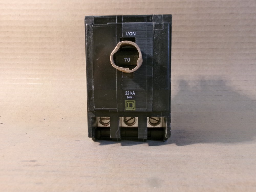 NEW Square D QOB370VH 70 Amp 3 Pole Circuit Breaker Bolt‑On QOB Series FLAW #118