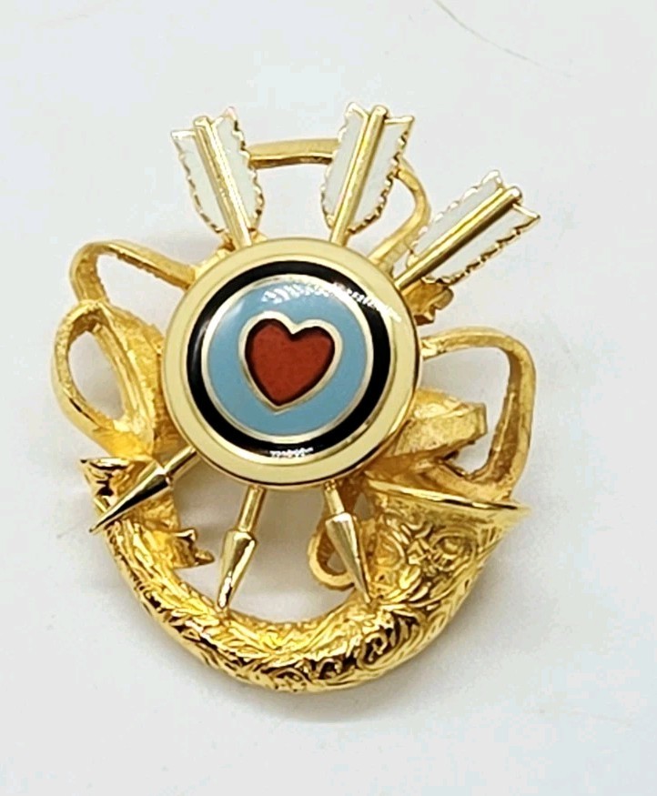 Joan Rivers Brooch Hunting for Love Heart Arrow Horn enamel Gold tone 1.5 in