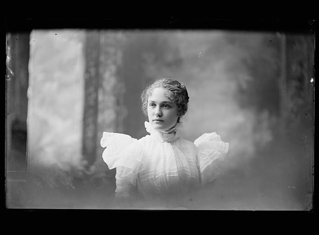 Photo:Louise Jackson 1900s Head and Shoulders Portrait