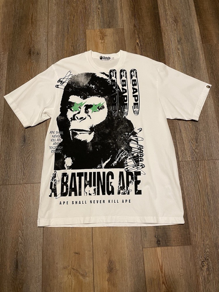 BAPE Relaxed Fit Mens Medium Graphic Tee Designer Streetwear Shirt