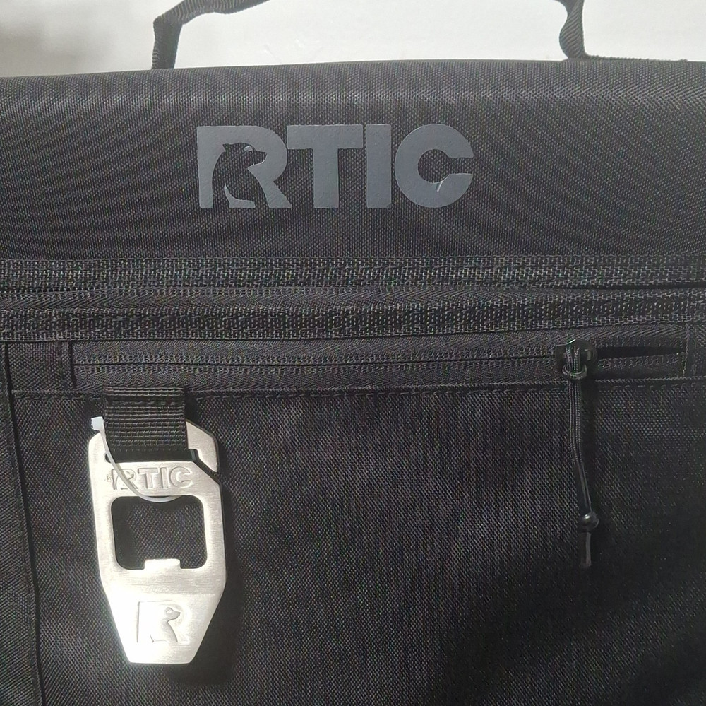RTIC Portable Soft-Sided Cooler Bag, Black/Gray Liner, Plastic