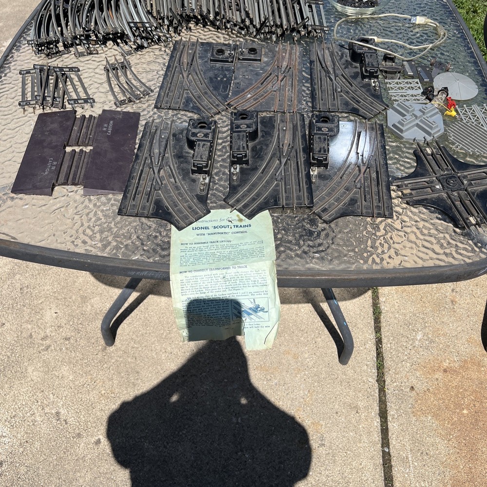 Lionel Remote Control Metal Train Tracks Set - 80 Pieces Items 1122 & 1022