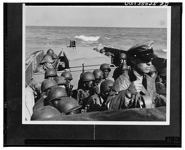 Photo:WWII U.S. Army Soldiers Landing Craft at Sea 1940s