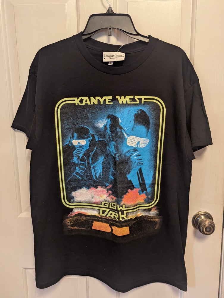 Kanye West 2008 Glow In the Dark Tour Graphic T-Shirt Black  Size large