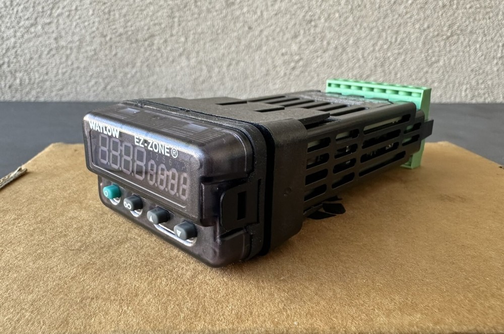 Watlow EZ-Zone PID PM3T1CC-AAAAAAA Temperature/Process Controller, 100-240VAC