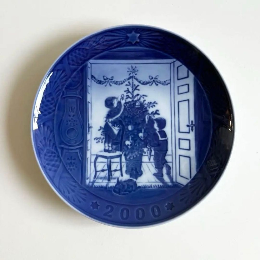 Royal Copenhagen 2000 Year Plate Christmas Dish 18cm Used with Box