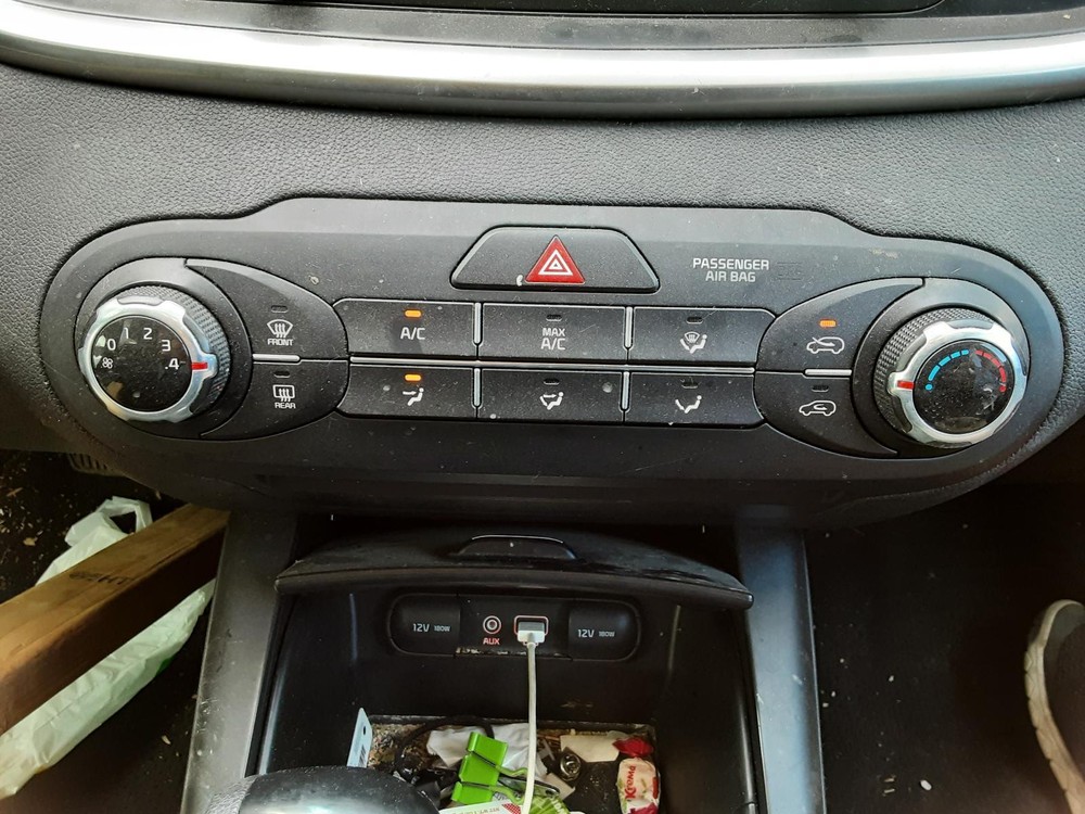 2017 Kia Sorento Front Manual A/C Selector Switch Replacement