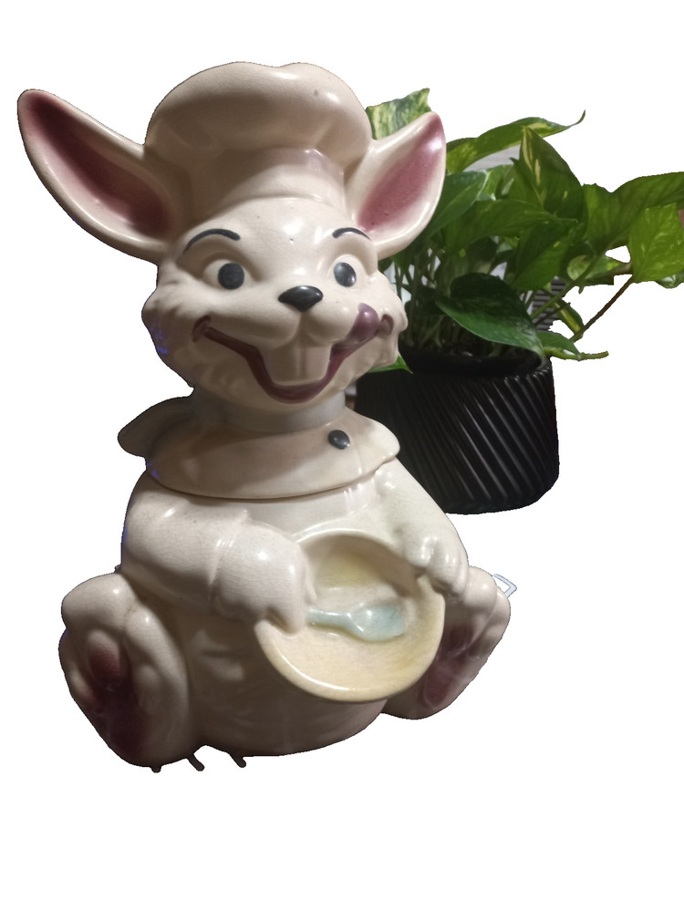 Vintage McCoy W-25 Smiling Bunny Rabbit Chef Cookie Jar