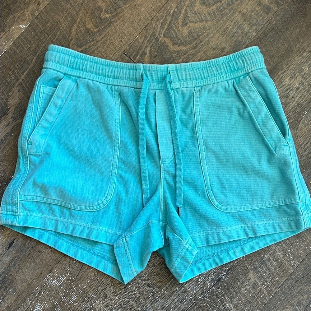 Athleta Women's Farallon Shorts color Gulf Green Size Small Pockets
