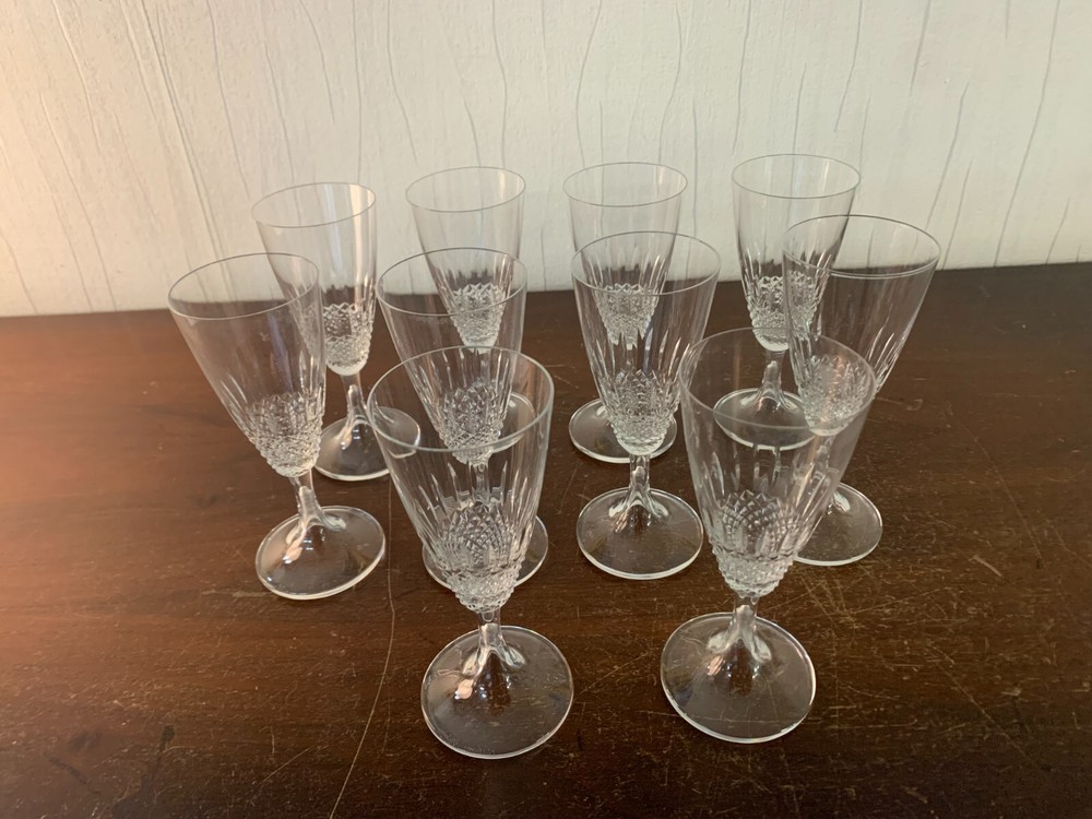 17 White Wine Glasses Model Chinon In Lalique Crystal (Price Per Unit)