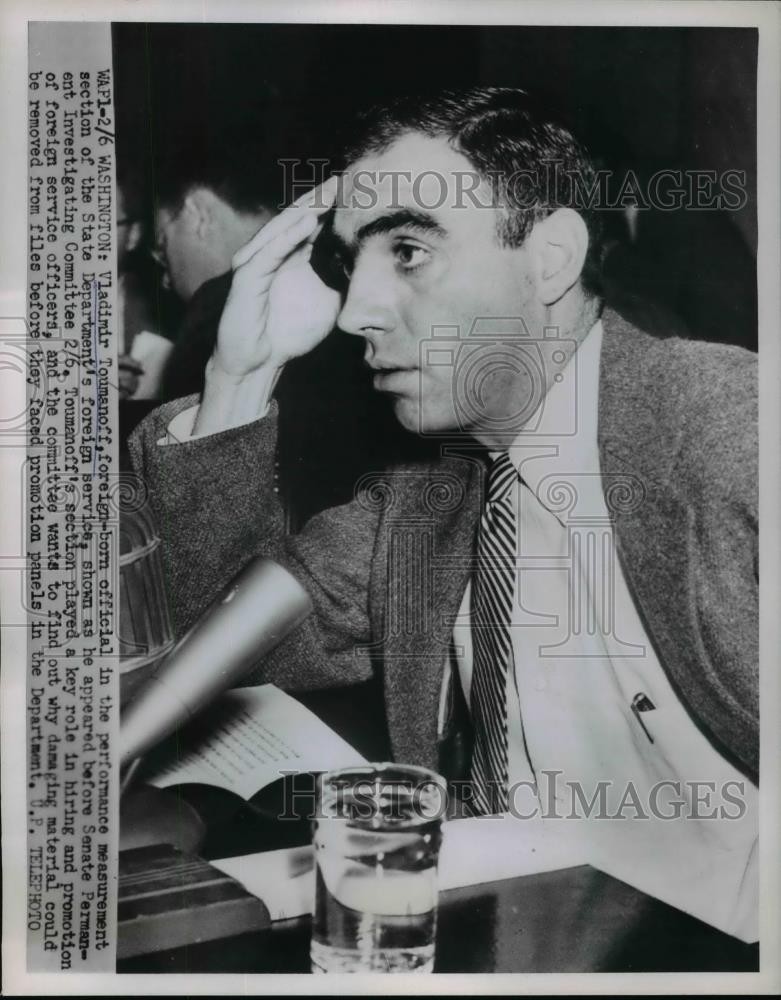 1953 Press Photo Vladimir Toumanoff at Senate Investigating committee Hearing