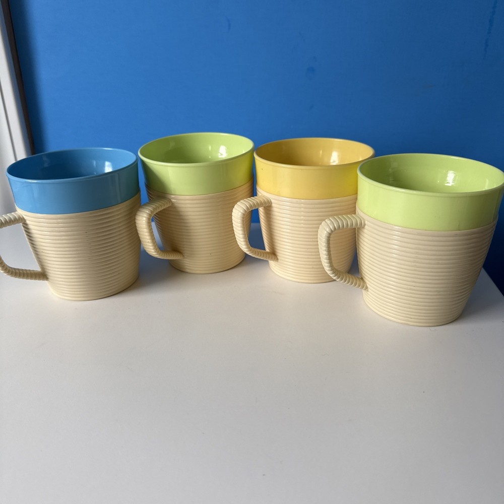 Vintage Set of 4 Raffia Ware Thermo-Temp Coffee Cups USA
