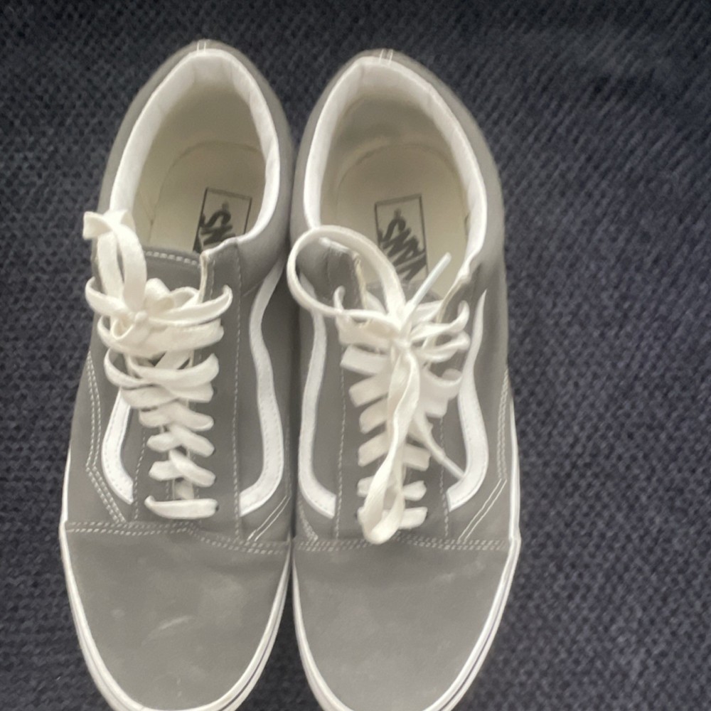VANS Gray White Men's Canvas Lace Up Sneakers Logo Accent Casual Comfort