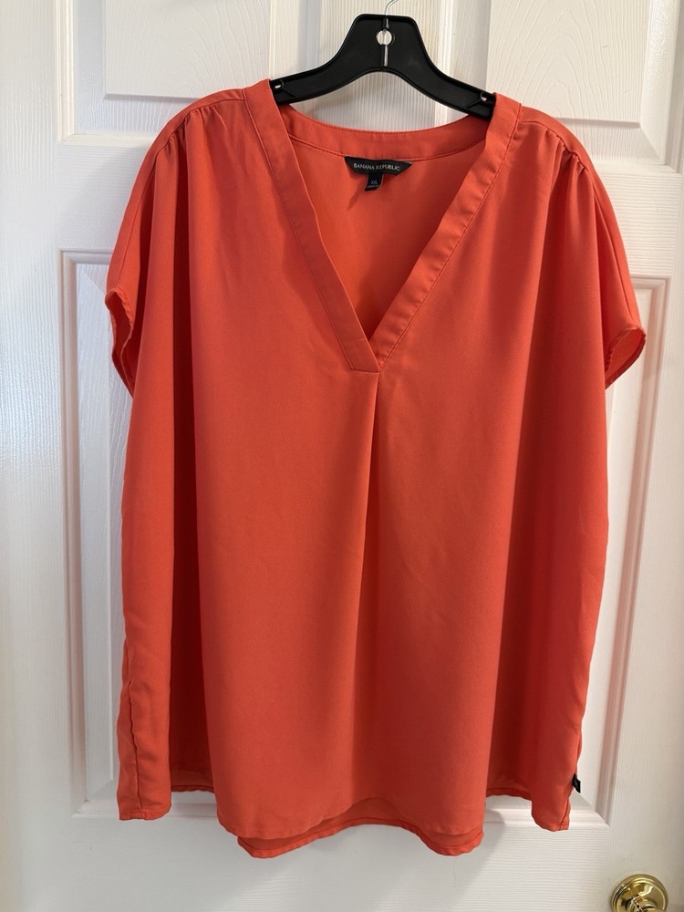 Banana Republic Women’s 2XL Orange Solid V-Neck Short Sleeve Pleated Blouse