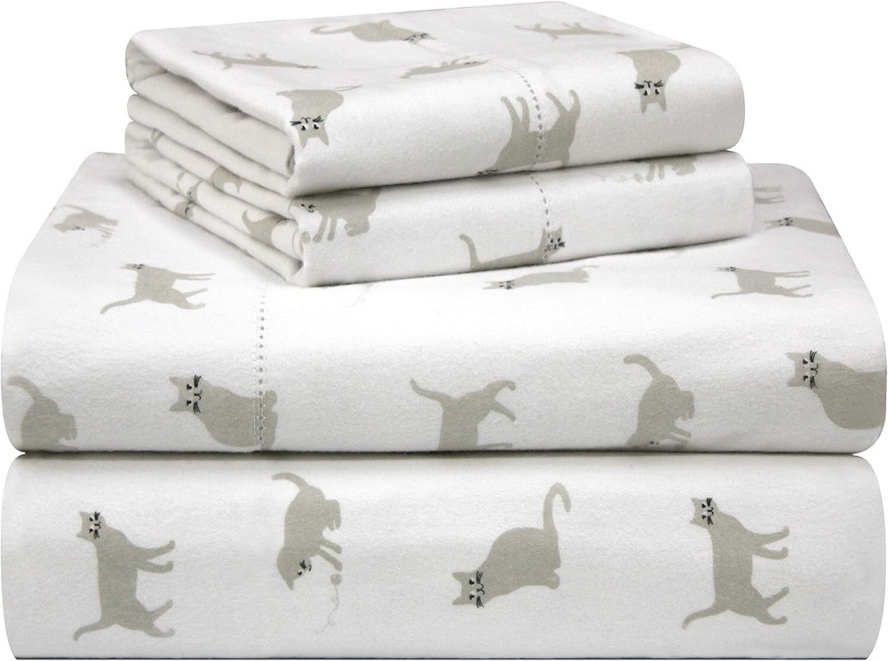Luxurious 4-Piece Cat-Themed Flannel Sheet Set for Queen Beds - Machine Washable