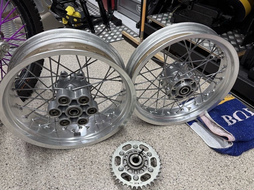 DUCATI Paul Smart Vintage Wheels Front & Rear 17x3.5 17x5.5 PK Excel