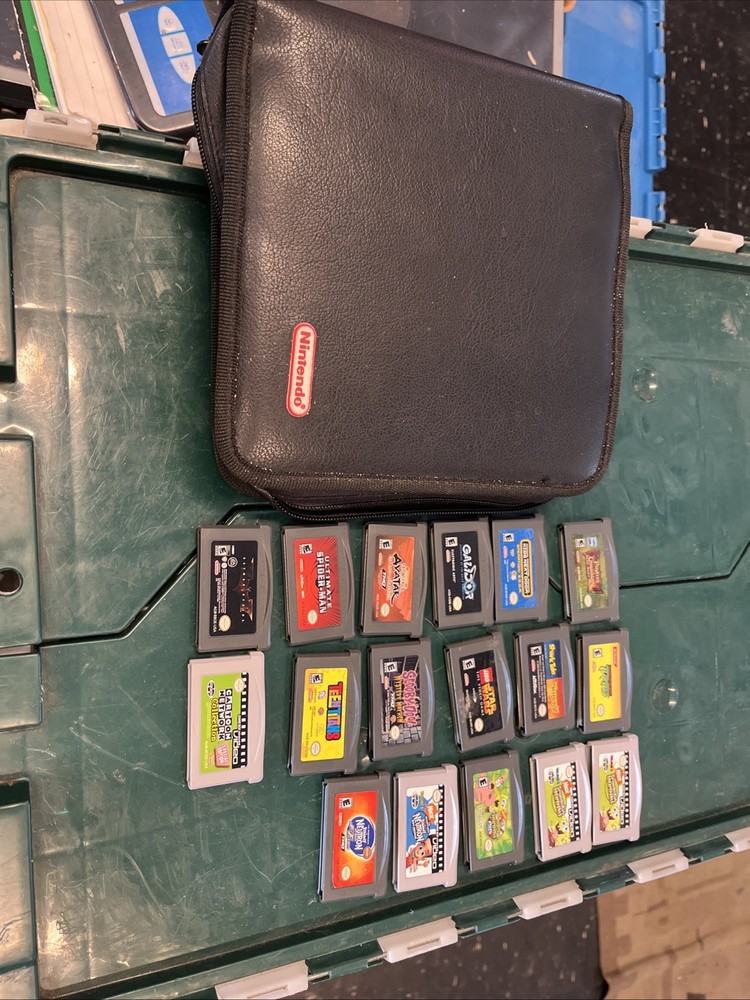 Nintendo Game Boy Advance Mixed Lot Of 15  Video Games W/black Case. ( T 7 )