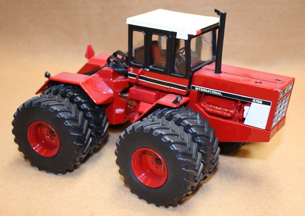 1/32 Ertl International Harvester 4786 FWD tractor - National Farm Toy Show