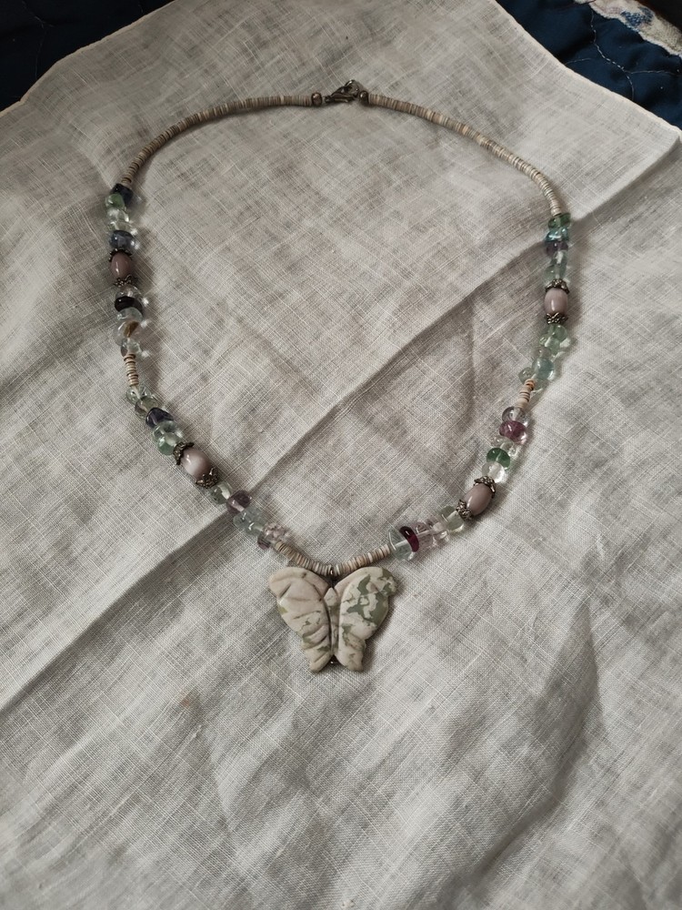 Green/White Jasper Butterfly Pendant Shell Necklace Glass Beads 80-90s Vintage