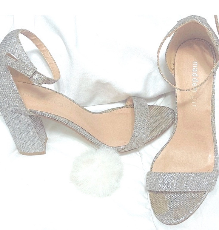 MADDEN GIRL Womens Silver Glitter Block Heels Ankle Strap Size 7