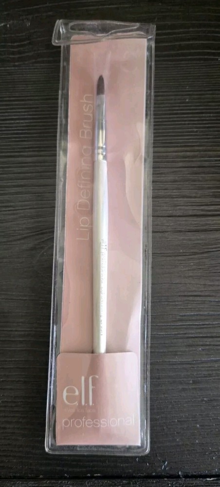 e.l.f. Precision Lip Liner Brush for Defined Lips  