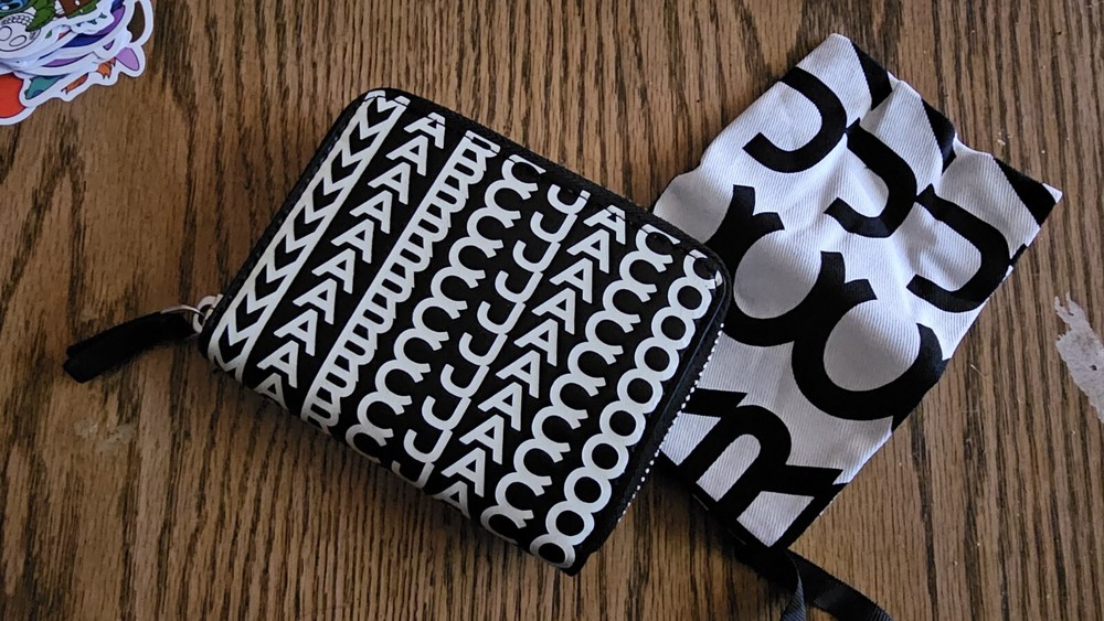 MARC JACOBS MONOGRAM ZIP AROUND WALLET AND DUSTBAG