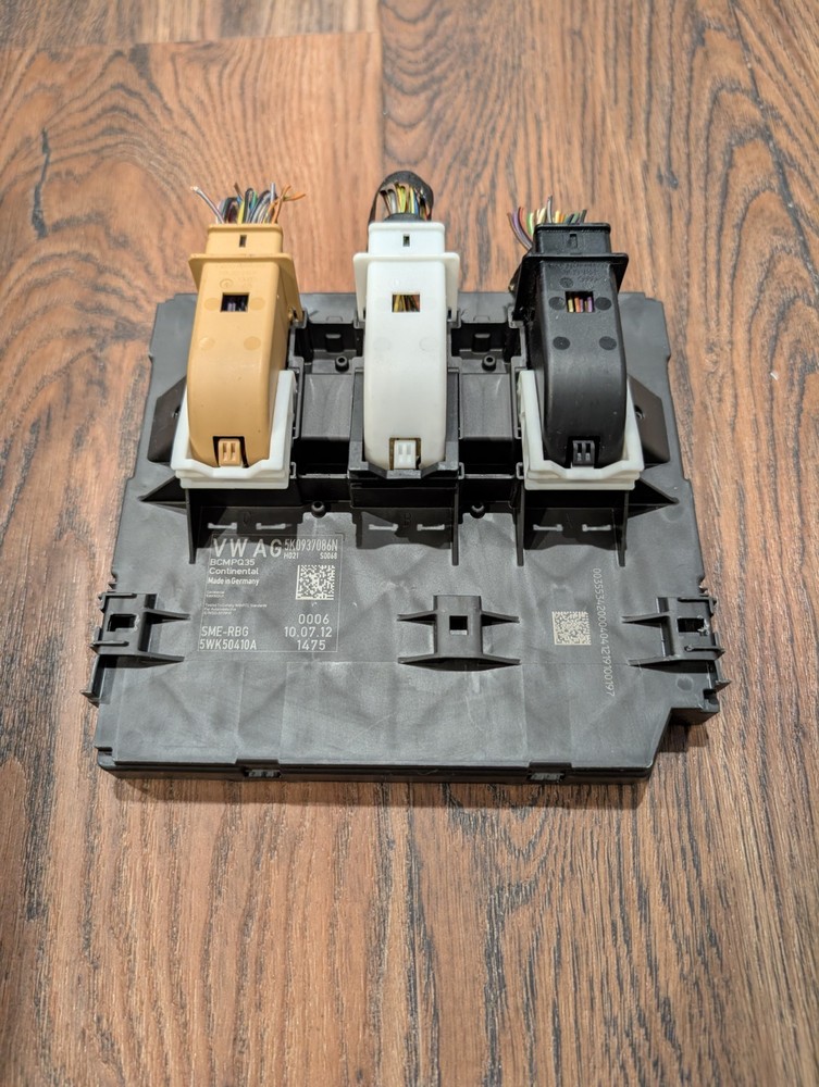 2011-2014 Volkswagen Tiguan MK6 BCM Body Control Module 5K0937086N OEM