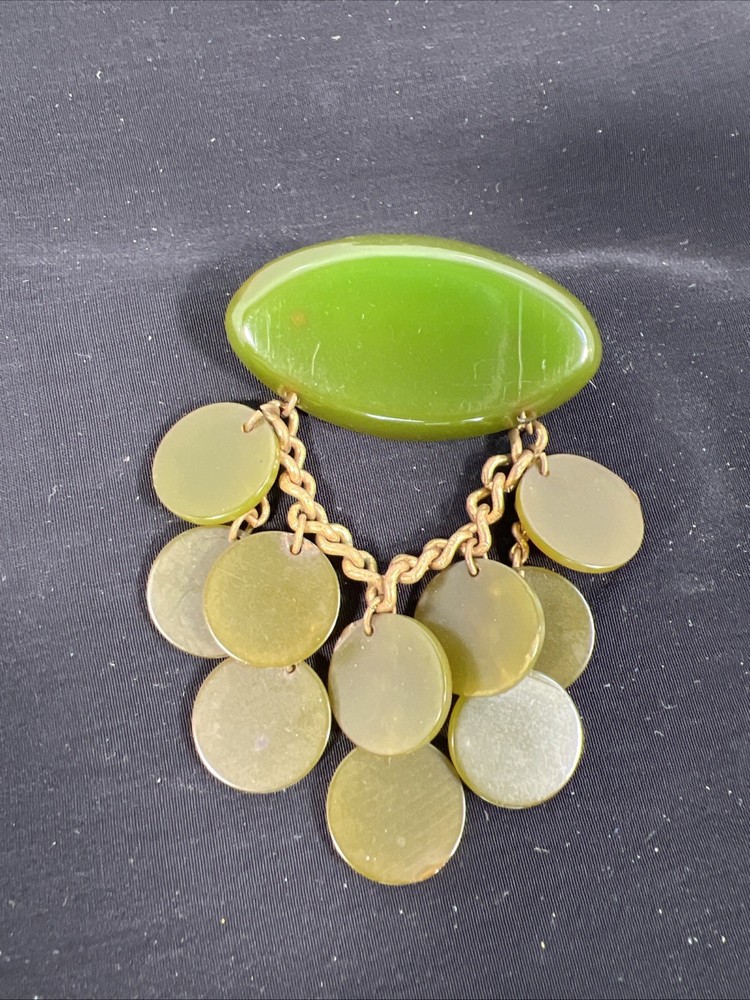 Green Bakelite Dangling Cluster Brooch Pin, 10 Rounds
