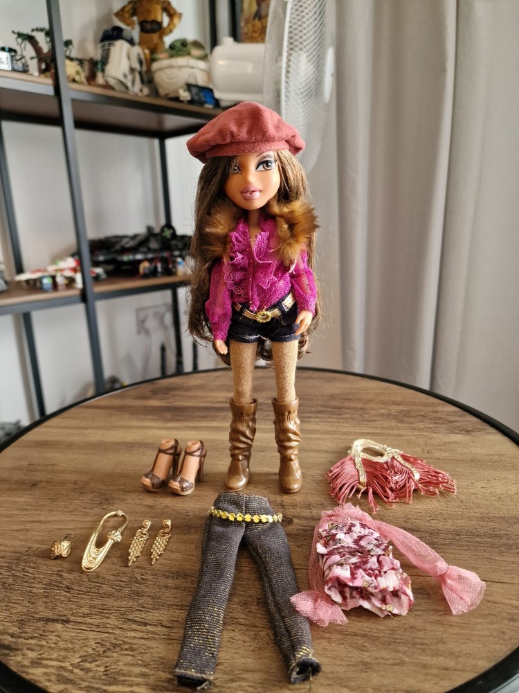 Bratz 10th Anniversary Yasmin Doll Excellent Condition Collectible