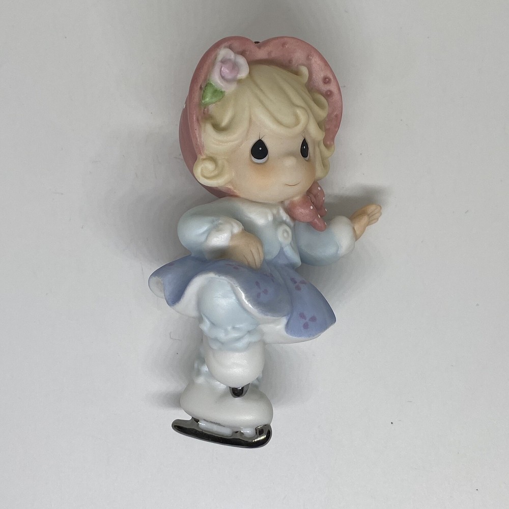 Precious Moments Ornament 2000 One Good Turn Deserves Another 737569