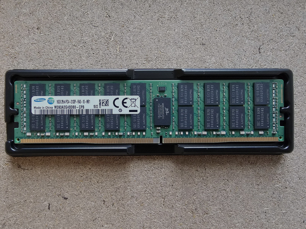 Samsung 16GB 2Rx4 PC4 2133P-RA0-10-MB1  P/N:M393A2G40DB0-CPB