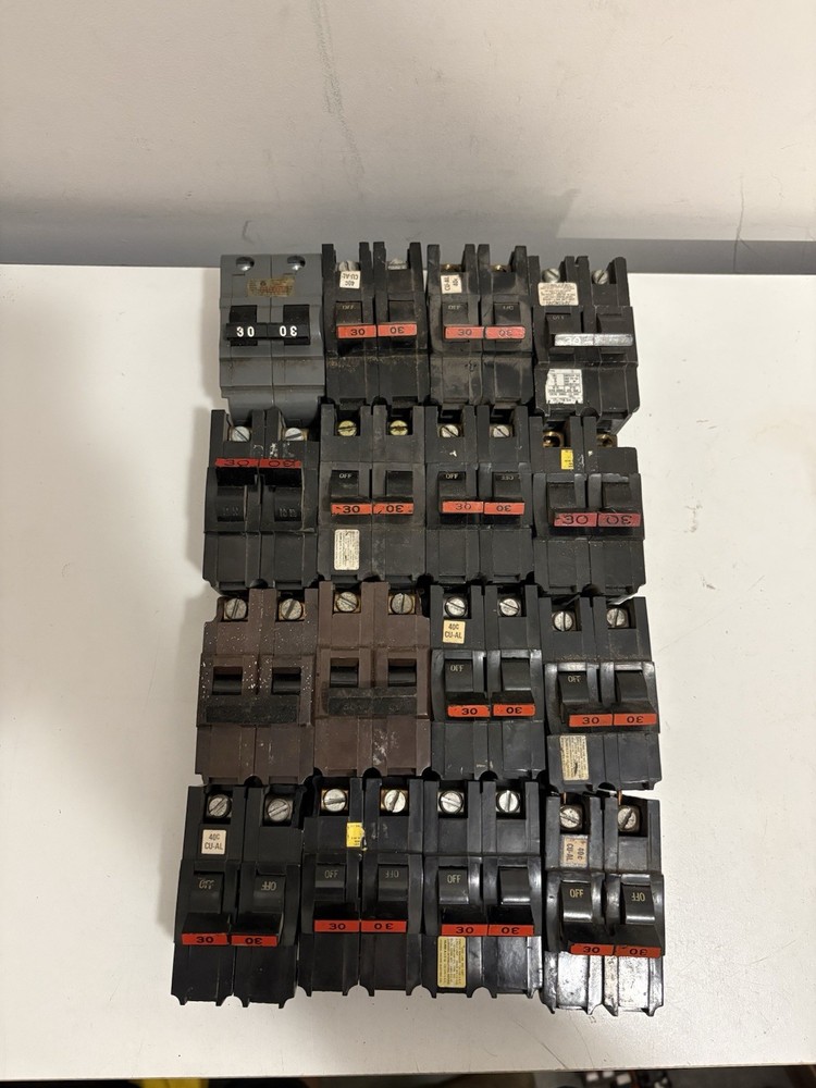 (Lot Of 16) Federal Pacific NA230 2 Pole 30 Amp Circuit Breakers -Chipped/Flawed