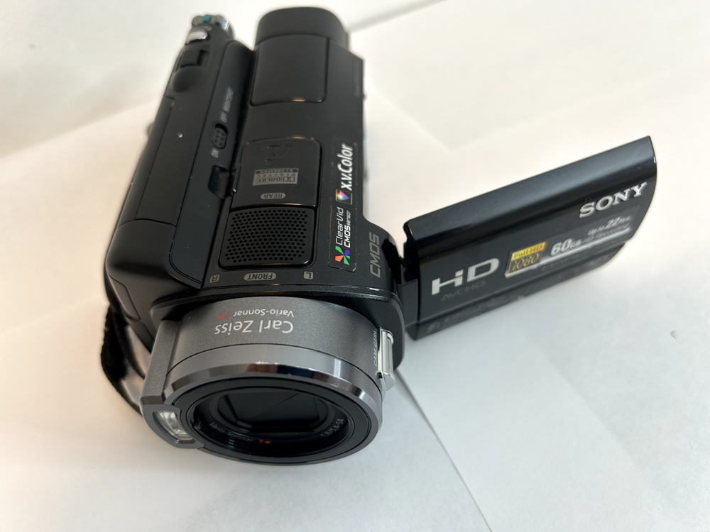 Sony Handycam TRV108 VHS Camcorder with Carl Zeiss Lens Full HD Recording