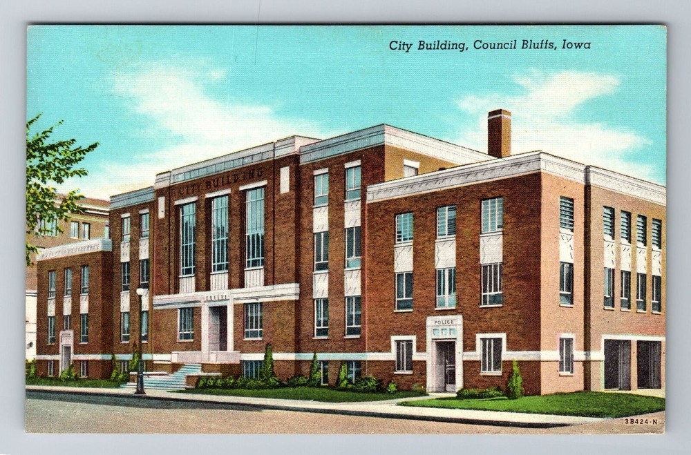 Council Bluffs IA-Iowa, City Building, Antique, Vintage Souvenir Postcard