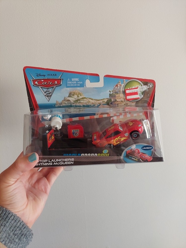 Disney Cars AUTHENTIC  ENGINEERING PACKAGE MCQUEEN PIT STOP LAUNCHER