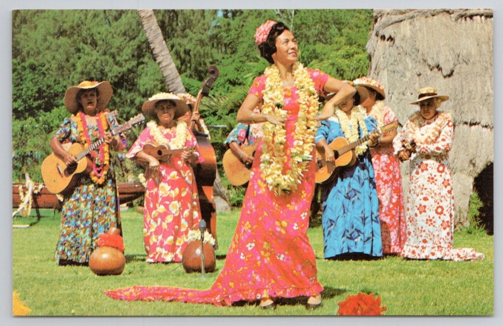 Kodak Hula Show Waikiki Beach Hawaii Vintage Postcard Mirro-Krome Dancers