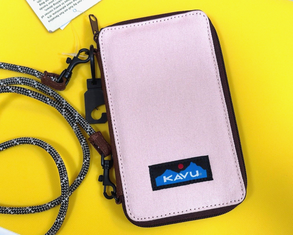 KAVU Go Time Crossbody Wallet ~ Countryside