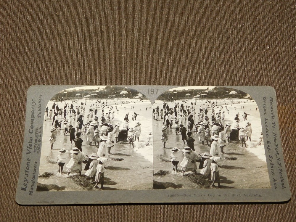 VINTAGE STEREOVIEW STEREOSCOPE CARD NEW YEARS DAY IN THE SURF AUSTRALIA
