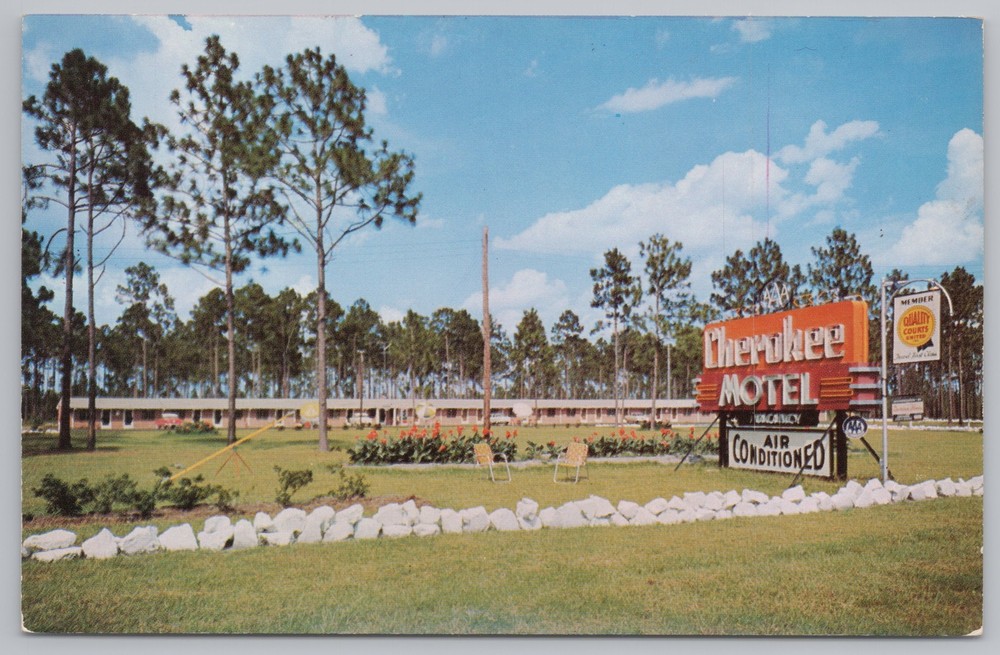 Waycross Georgia~Cherokee Motel & Sign~Roadside~Vintage Postcard