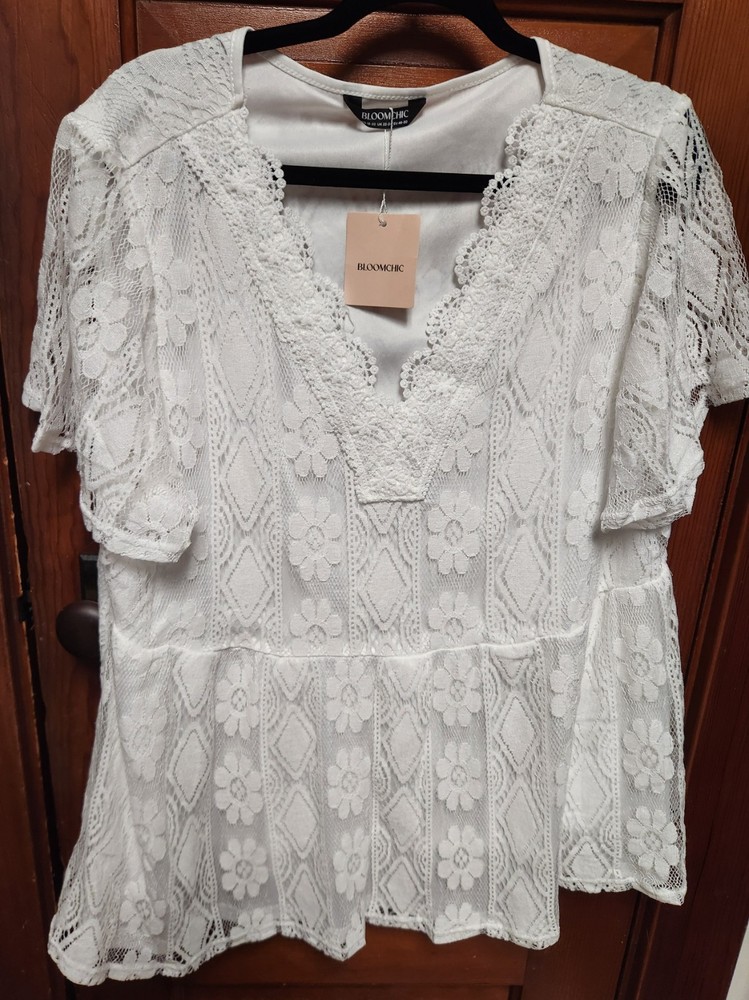 NWT Bloomchic Womens Size 18/20 Boho Floral Lace Blouse Shirt Top Plus Size XL