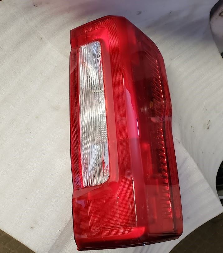 2023 Ford F250 Super Duty Passenger Side Incandescent Tail Light 565226