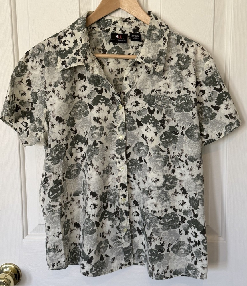 Woman’s Floral Button Down Short Sleeve Shirt