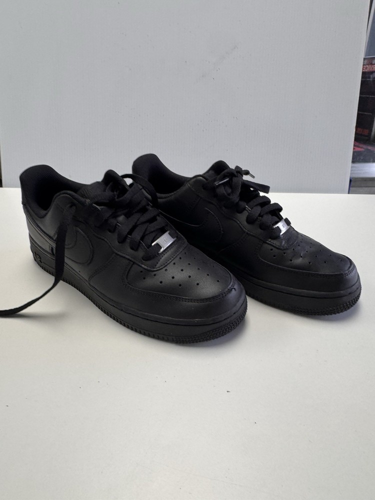 Nike Air Force 1  sz 8.5 Low Triple Men's Black CW2288-001 Pre-owned No Box