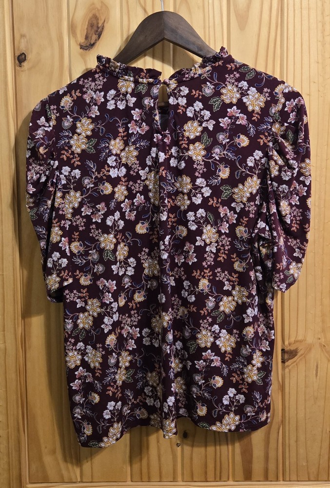 CC California Women's Blouse SZ XL Plum Floral Pattern 3/4 Sleeve High Collar
