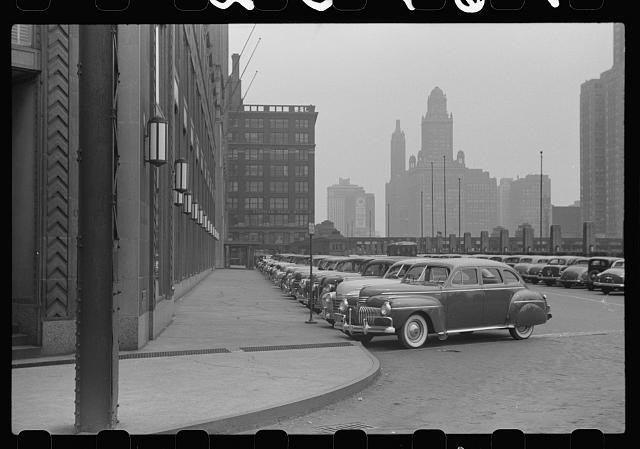 Photo:Chicago Illinois 1930s Downtown Skyline Parked Cars Street Scene