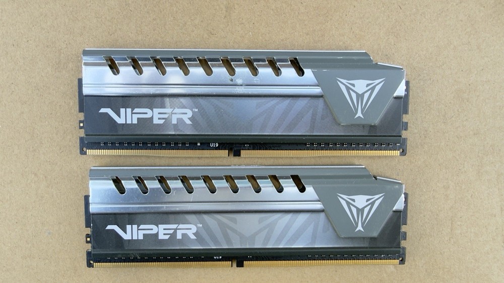 Patriot Viper DDR4 8GB (2 x 4GB) 2400MHz RAM PVE44G240C6GY